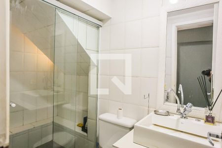 Apartamento à venda com 260m², 4 quartos e 4 vagas Apartamento à venda com 260m², 4 quartos e 4 vagasSuíte 1 - Banheiro