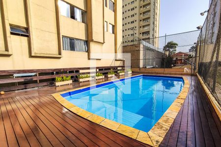 Apartamento à venda com 260m², 4 quartos e 4 vagas Apartamento à venda com 260m², 4 quartos e 4 vagasÁrea Comum - Piscina