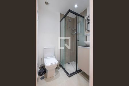 Banheiro de kitnet/studio à venda com 1 quarto, 18m² em Pinheiros, São Paulo