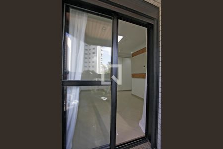 Apartamento à venda com 138m², 3 quartos e 3 vagas Apartamento à venda com 138m², 3 quartos e 3 vagasSuíte 1