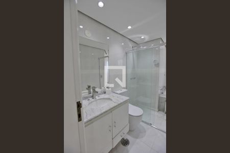 Apartamento à venda com 138m², 3 quartos e 3 vagas Apartamento à venda com 138m², 3 quartos e 3 vagasBanheiro da Suíte 1