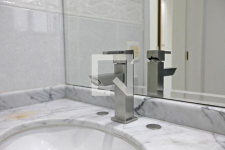 Apartamento à venda com 138m², 3 quartos e 3 vagas Apartamento à venda com 138m², 3 quartos e 3 vagasBanheiro da Suíte 1