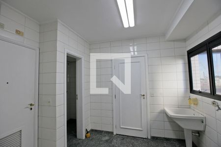 Apartamento à venda com 138m², 3 quartos e 3 vagas Apartamento à venda com 138m², 3 quartos e 3 vagasÁrea de Serviço