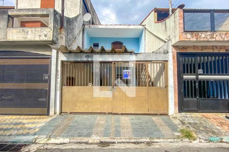 Casa à venda com 109m², 3 quartos e 2 vagasFachada