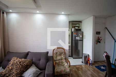 Sala de apartamento para alugar com 2 quartos, 42m² em Jardim das Oliveiras, Itaquaquecetuba
