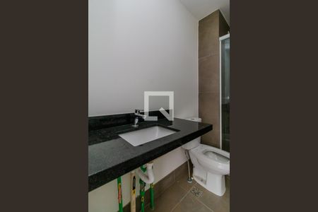 Banheiro de kitnet/studio para alugar com 1 quarto, 35m² em Teresópolis, Porto Alegre