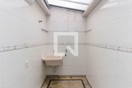 Casa de condomínio à venda com 95m², 3 quartos e 2 vagasLavanderia