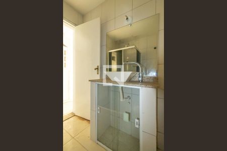 Casa à venda com 140m², 3 quartos e 1 vaga Casa à venda com 140m², 3 quartos e 1 vagaDetalhe do Banheiro Social