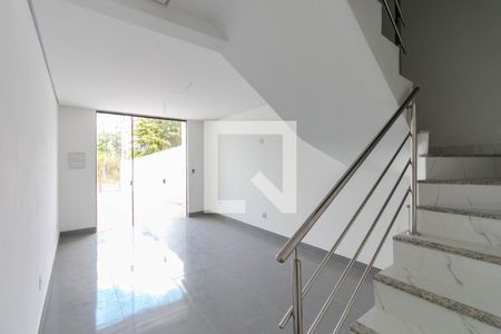 Sala de casa à venda com 2 quartos, 80m² em Xangri-lá, Contagem