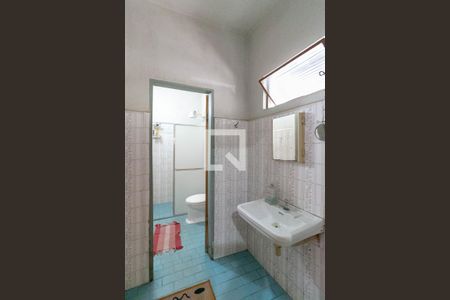 Casa à venda com 250m², 3 quartos e 1 vaga Casa à venda com 250m², 3 quartos e 1 vagaBanheiro Social