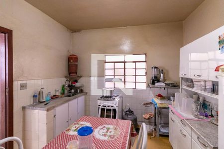 Casa à venda com 250m², 3 quartos e 1 vaga Casa à venda com 250m², 3 quartos e 1 vagaCozinha