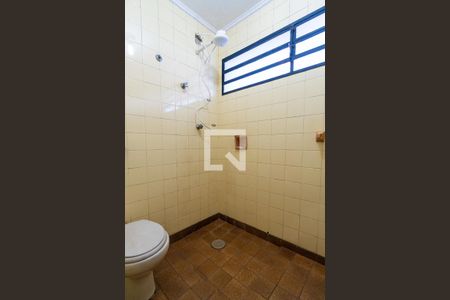 Casa à venda com 340m², 5 quartos e 4 vagasBanheiro de serviço