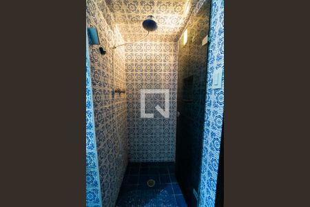 Casa à venda com 340m², 5 quartos e 4 vagasBanheiro da Suíte Detalhe