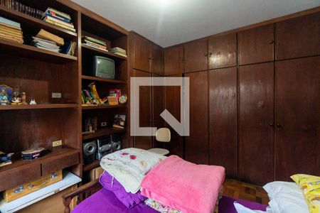 Casa à venda com 340m², 5 quartos e 4 vagasQuarto 2 - Armários