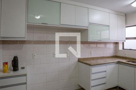 Apartamento à venda com 180m², 4 quartos e 3 vagas Apartamento à venda com 180m², 4 quartos e 3 vagasCozinha