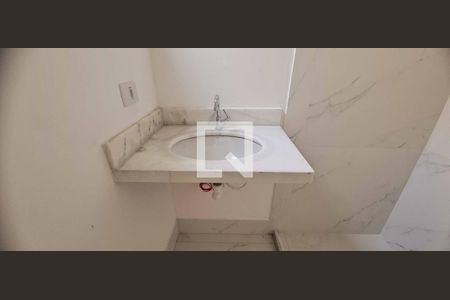 Banheiro de apartamento à venda com 2 quartos, 77m² em Pestana, Osasco