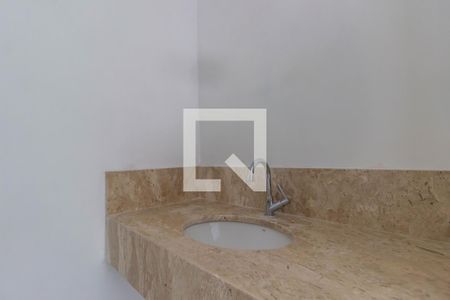 Banheiro de casa de condomínio à venda com 2 quartos, 84m² em Pestana, Osasco