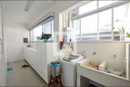 Apartamento à venda com 178m², 3 quartos e sem vagaÁrea de Serviço