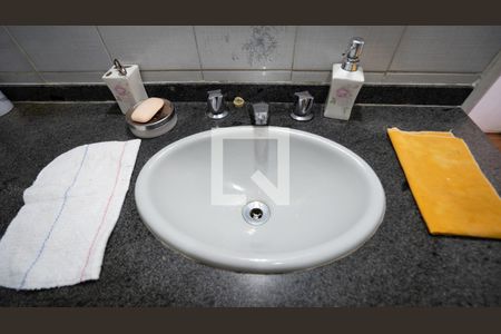 Banheiro de apartamento à venda com 2 quartos, 72m² em Centro, Rio de Janeiro