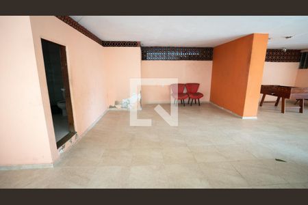 Apartamento à venda com 72m², 2 quartos e sem vagaÁrea comum