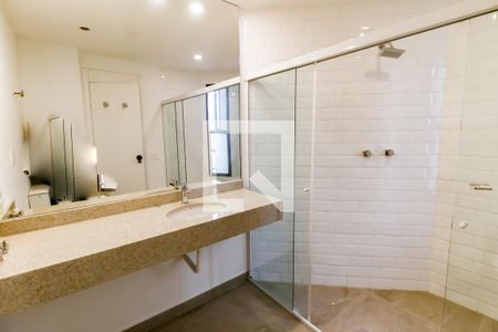 Apartamento à venda com 83m², 1 quarto e 2 vagasBanheiro 