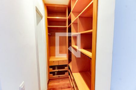 Apartamento à venda com 83m², 1 quarto e 2 vagasCloset do quarto