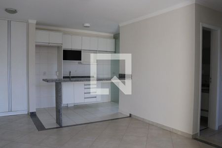 Sala de apartamento para alugar com 3 quartos, 67m² em Mansões Santo Antônio, Campinas
