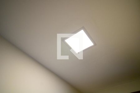 Lavabo- detalhe teto e luminária  de apartamento à venda com 4 quartos, 157m² em Vila Nova Conceição, São Paulo