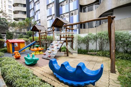 Apartamento à venda com 157m², 4 quartos e 2 vagasÁrea comum - Playground