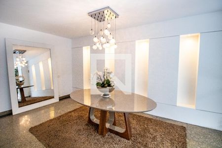 Apartamento à venda com 157m², 4 quartos e 2 vagasHall de entrada- detalhe decoração