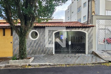 Casa à venda com 208m², 3 quartos e 2 vagasFachada