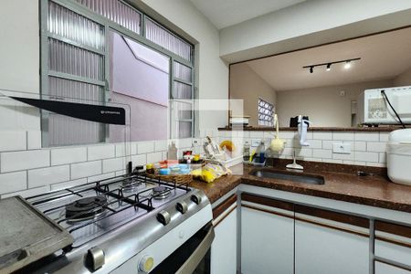 Casa à venda com 208m², 3 quartos e 2 vagasCozinha 