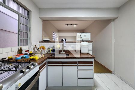 Casa à venda com 208m², 3 quartos e 2 vagasCozinha 