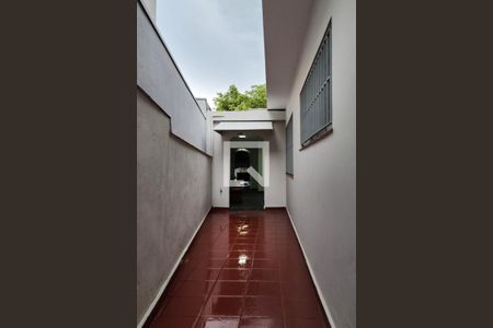 Casa à venda com 208m², 3 quartos e 2 vagasCorredor