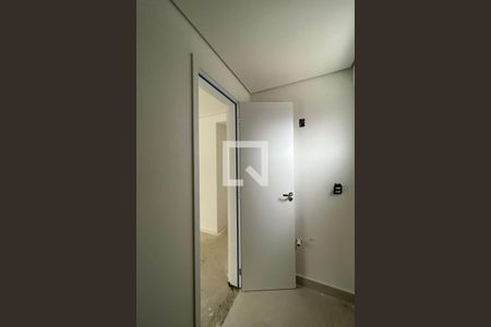 Apartamento à venda com 15721m², 2 quartos e 1 vagaBanheiro Corredor