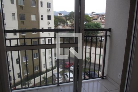 Varanda  de apartamento para alugar com 2 quartos, 48m² em Del Castilho, Rio de Janeiro