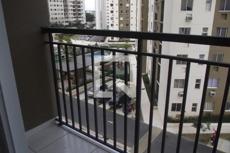 Varanda  de apartamento para alugar com 2 quartos, 48m² em Del Castilho, Rio de Janeiro