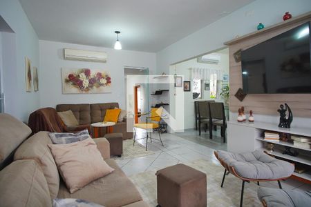 Sala de casa para alugar com 3 quartos, 215m² em Jardim Planalto, Porto Alegre