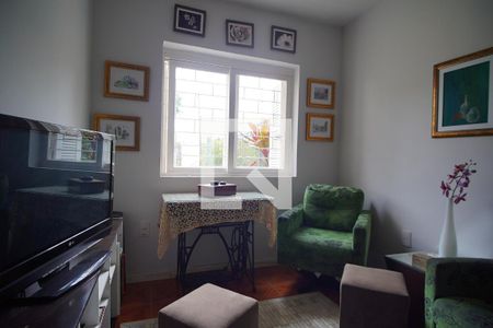 Sala de televisão de casa para alugar com 3 quartos, 215m² em Jardim Planalto, Porto Alegre