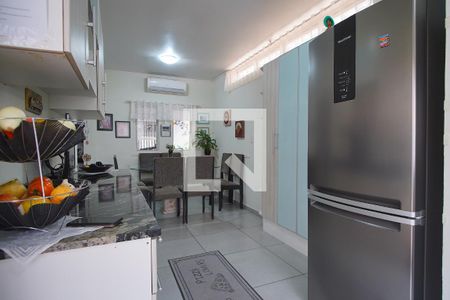 Cozinha de casa para alugar com 3 quartos, 215m² em Jardim Planalto, Porto Alegre