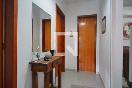 Corredor de casa para alugar com 3 quartos, 215m² em Jardim Planalto, Porto Alegre