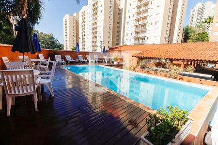 Apartamento à venda com 100m², 4 quartos e 2 vagas Apartamento à venda com 100m², 4 quartos e 2 vagasÁrea comum - Piscina