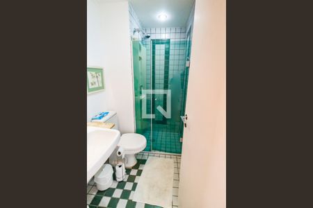 Apartamento à venda com 100m², 4 quartos e 2 vagas Apartamento à venda com 100m², 4 quartos e 2 vagasBanheiro Corredor