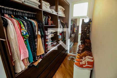 Apartamento à venda com 100m², 4 quartos e 2 vagas Apartamento à venda com 100m², 4 quartos e 2 vagasCloset da suíte