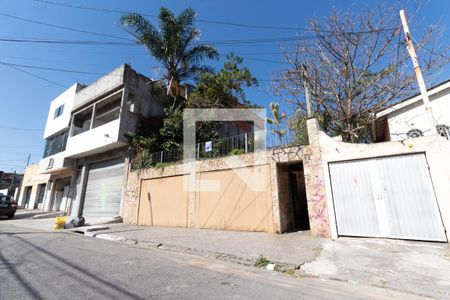 Casa à venda com 323m², 4 quartos e 3 vagasFachada