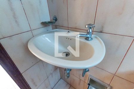 Casa à venda com 323m², 4 quartos e 3 vagasBanheiro 2