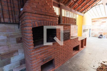 Casa à venda com 323m², 4 quartos e 3 vagasChurrasqueira