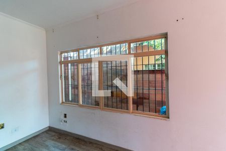 Sala de casa à venda com 4 quartos, 323m² em Vila Paranaguá, São Paulo