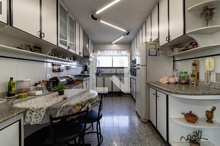 Apartamento à venda com 199m², 4 quartos e 4 vagasCozinha