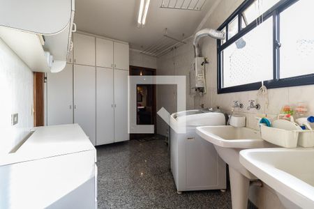 Apartamento à venda com 199m², 4 quartos e 4 vagasLavanderia